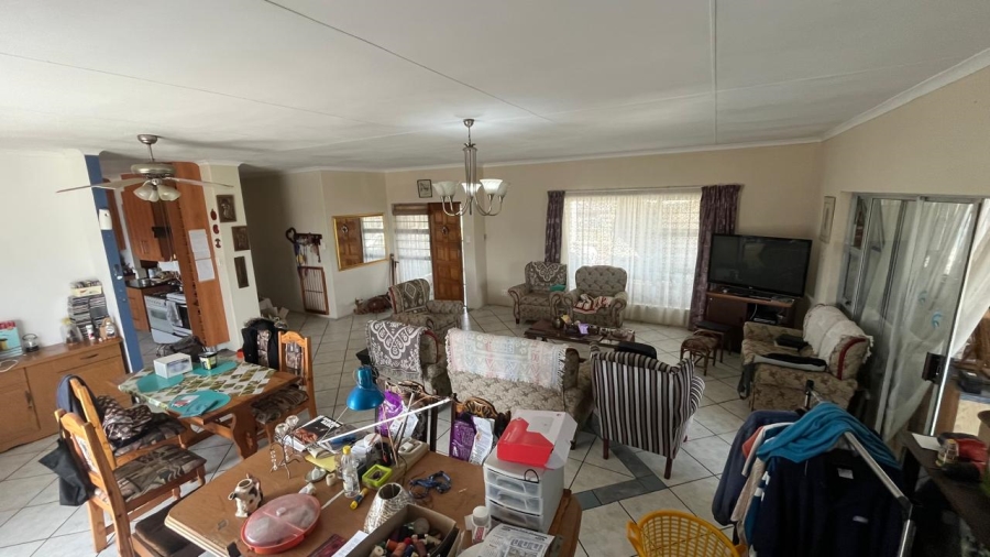 5 Bedroom Property for Sale in Wavecrest Eastern Cape